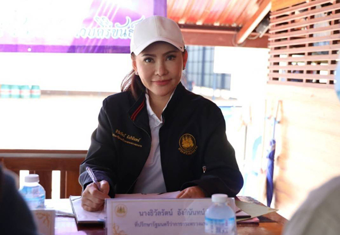 ‘รมว.สุชาติ’ส่งที่ปรึกษาฯ ลุยประจวบคีรีขันธ์ ช่วยชาวบ้านเดือดร้อนด้านอาชีพให้มีงานทำ