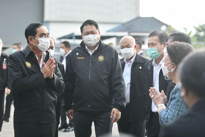 นายกรัฐมนตรี ลุยตรวจติดตามการดำเนินงานโครงการ “Factory Sandbox” ในพื้นที่จังหวัดนนทบุรี กำชับ รมว.แรงงาน ดูแล 4 กลุ่มโรงงานส่งออกเป็นเครื่องยนต์ตัวเดียว พร้อมนำร่องแล้ว 4 จังหวัด