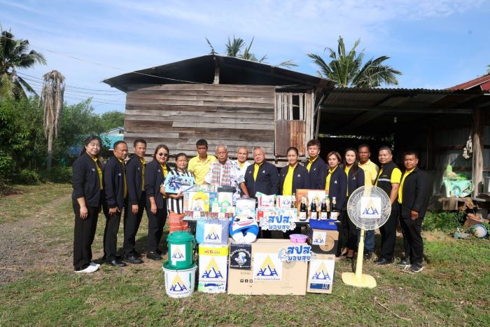 รมว.พิพัฒน์ ส่ง เลขาธิการ 'บุญสงค์' เยี่ยมผู้ทุพพลภาพ “โครงการ สปส.มอบสุข จังหวัดบุรีรัมย์”