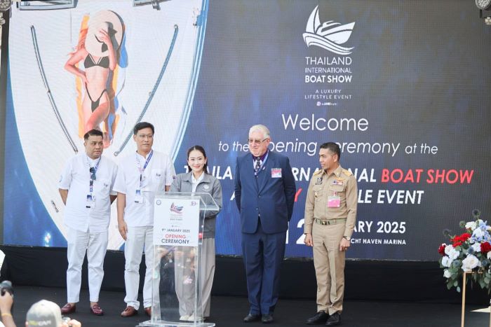 ‘พิพัฒน์‘ นำแรงงานร่วมท่าเรือยอร์ชใหญ่สุดในเอเชีย จ.ภูเก็ต ป้อนจ้างงานธุรกิจเรือ รองรับฮับท่องเที่ยวทางทะเลระดับโลกฝั่งอันดามัน